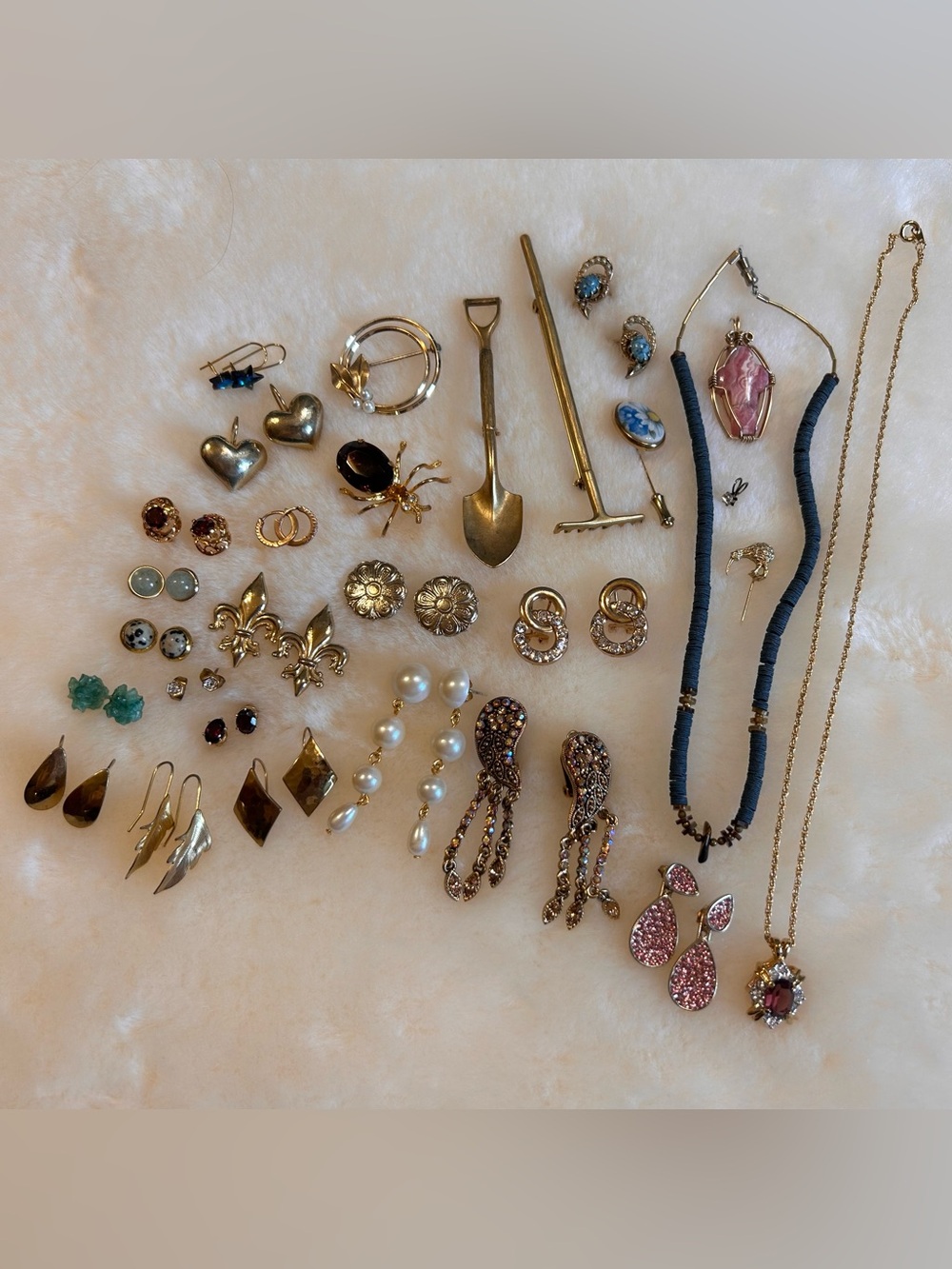 Lot of vintage gold tone jewelry earrings necklace brooch